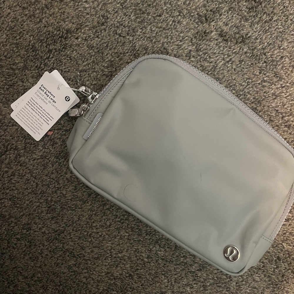 Lululemon Everywhere Belt Bag